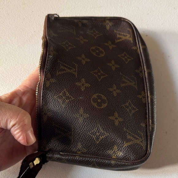 Louis Vuitton Brown Monogram Pouch authentic - Picture 6 of 16